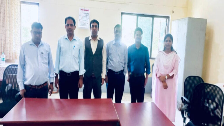 Collaborative Evaluation: Faculty Members and External Examiners During MA Viva